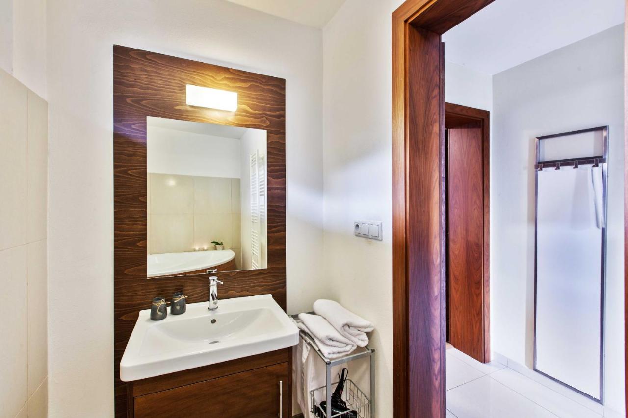 Dolna 4 - Apartments In Direct Centrum On City Square Banská Bystrica Exterior photo
